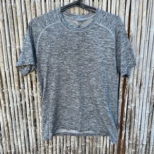Lululemon metal vent tech light size m